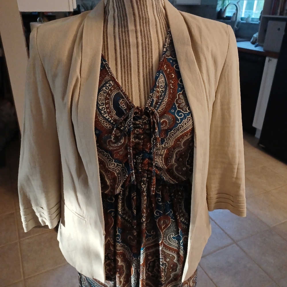 Brown Paisley tee length, v-neck, sleeveless - Picture 6 of 8